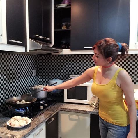 tante ngntot|Bokep Ngentot Ibu Tiri Saat di Dapur .